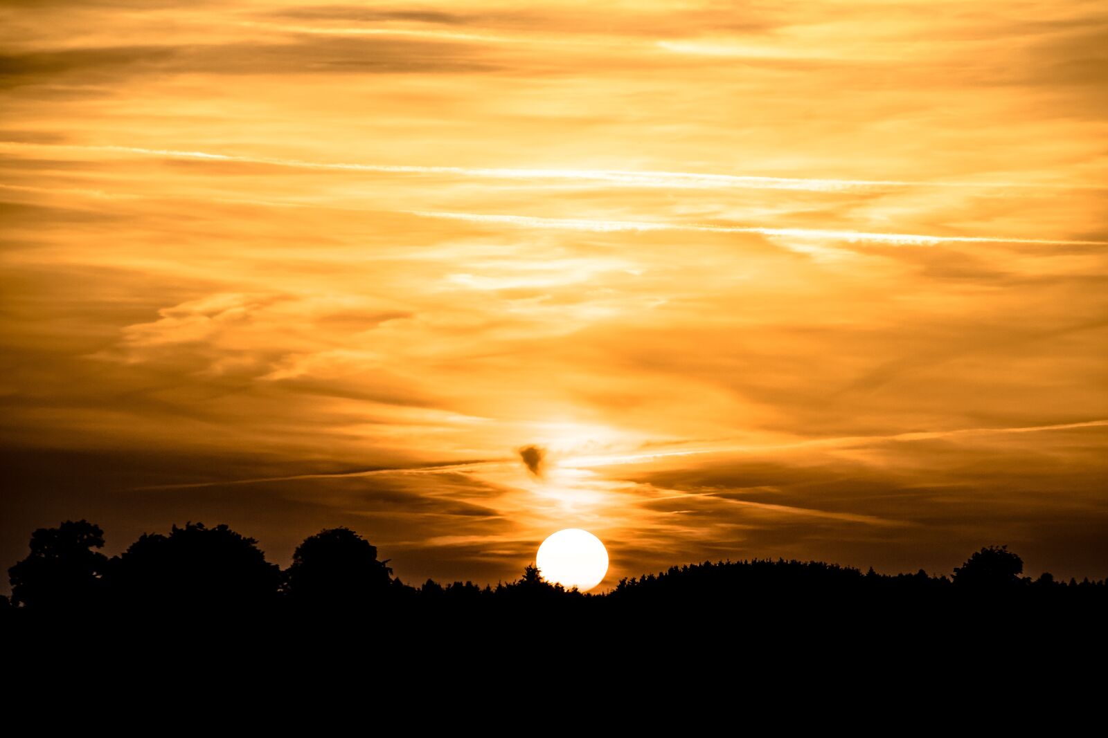 Canon EOS 750D (EOS Rebel T6i / EOS Kiss X8i) sample photo. Sunset, sun, setting sun photography
