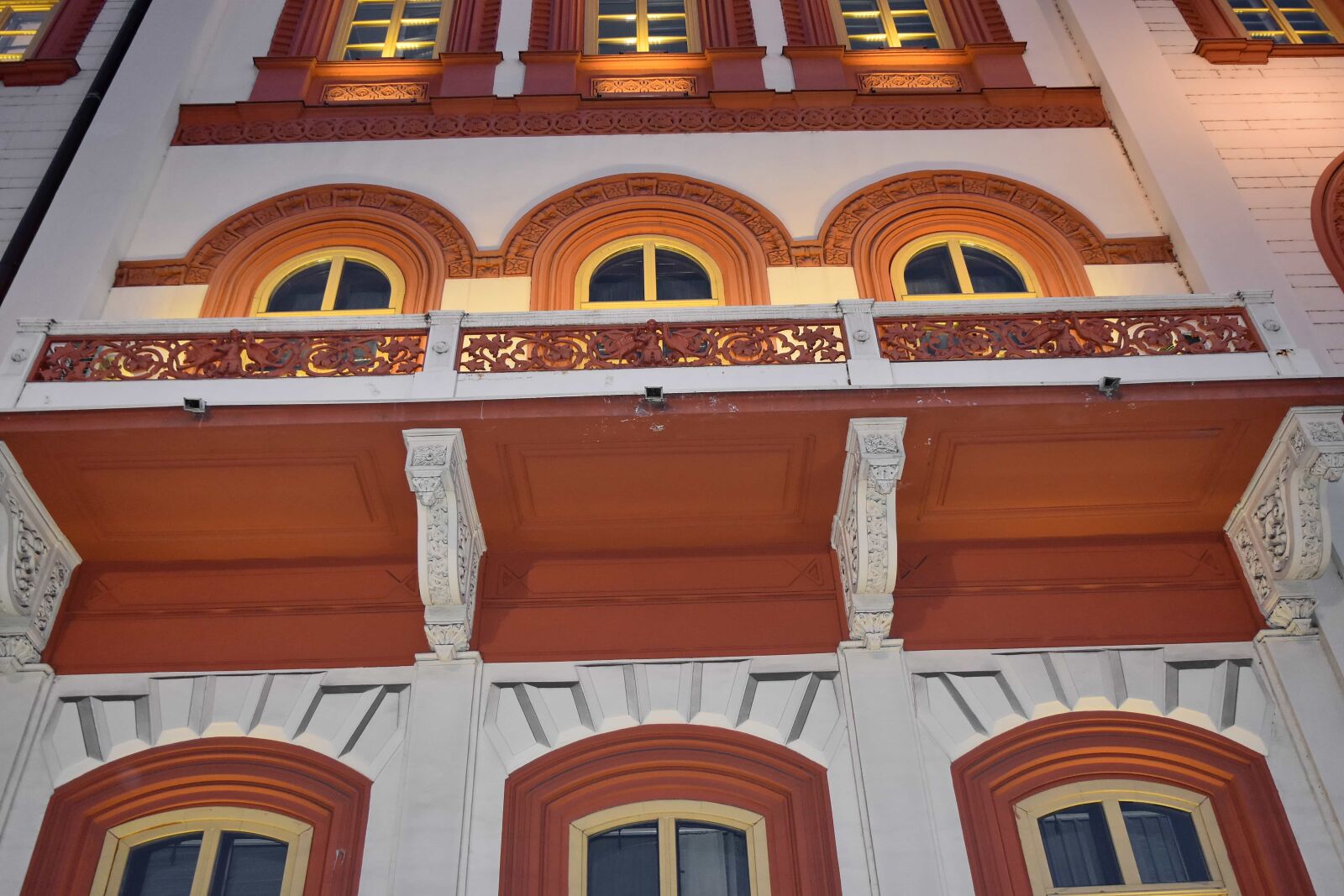 Nikon D5500 sample photo. Balcony, night, architecture, building photography
