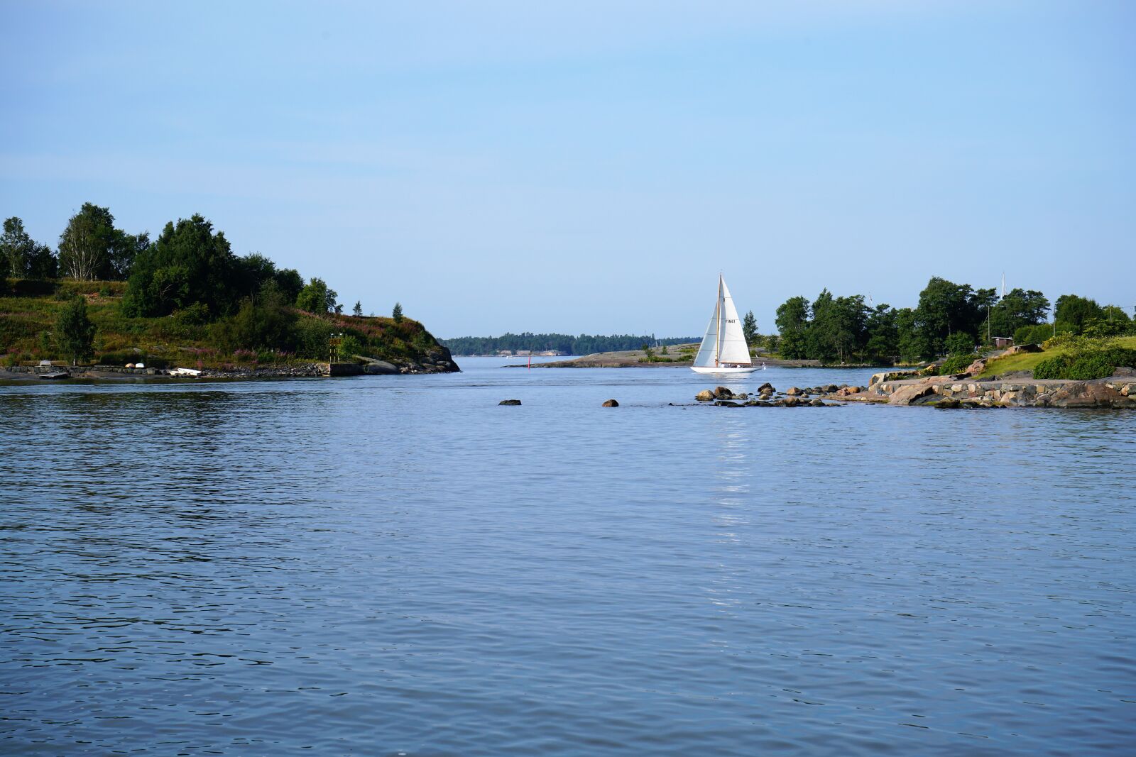 Sony FE 28-70mm F3.5-5.6 OSS sample photo. Sailboat, archipelago, helsinki photography