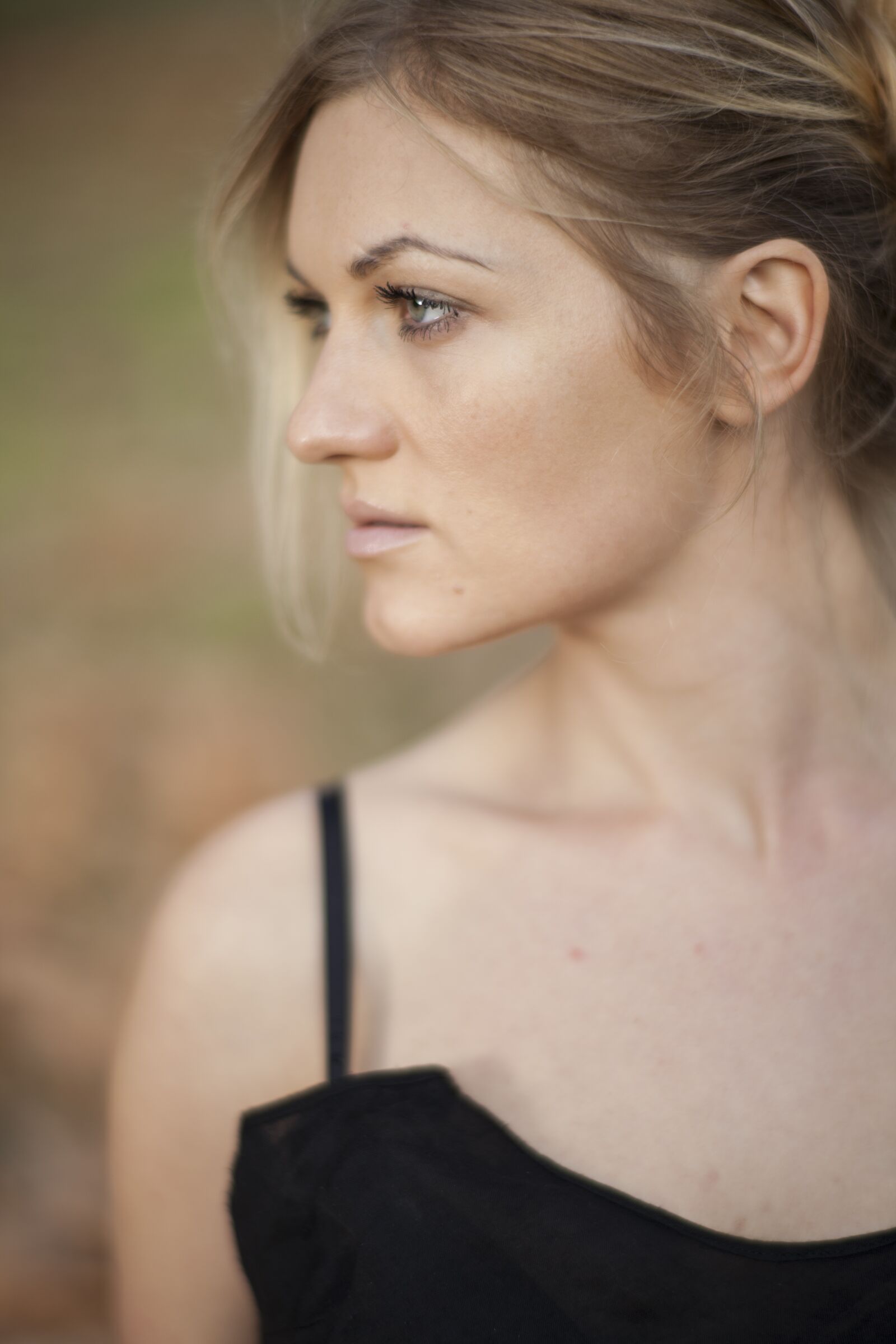 ZEISS Planar T* 85mm F1.4 sample photo. Model, woman, fashion shoot photography