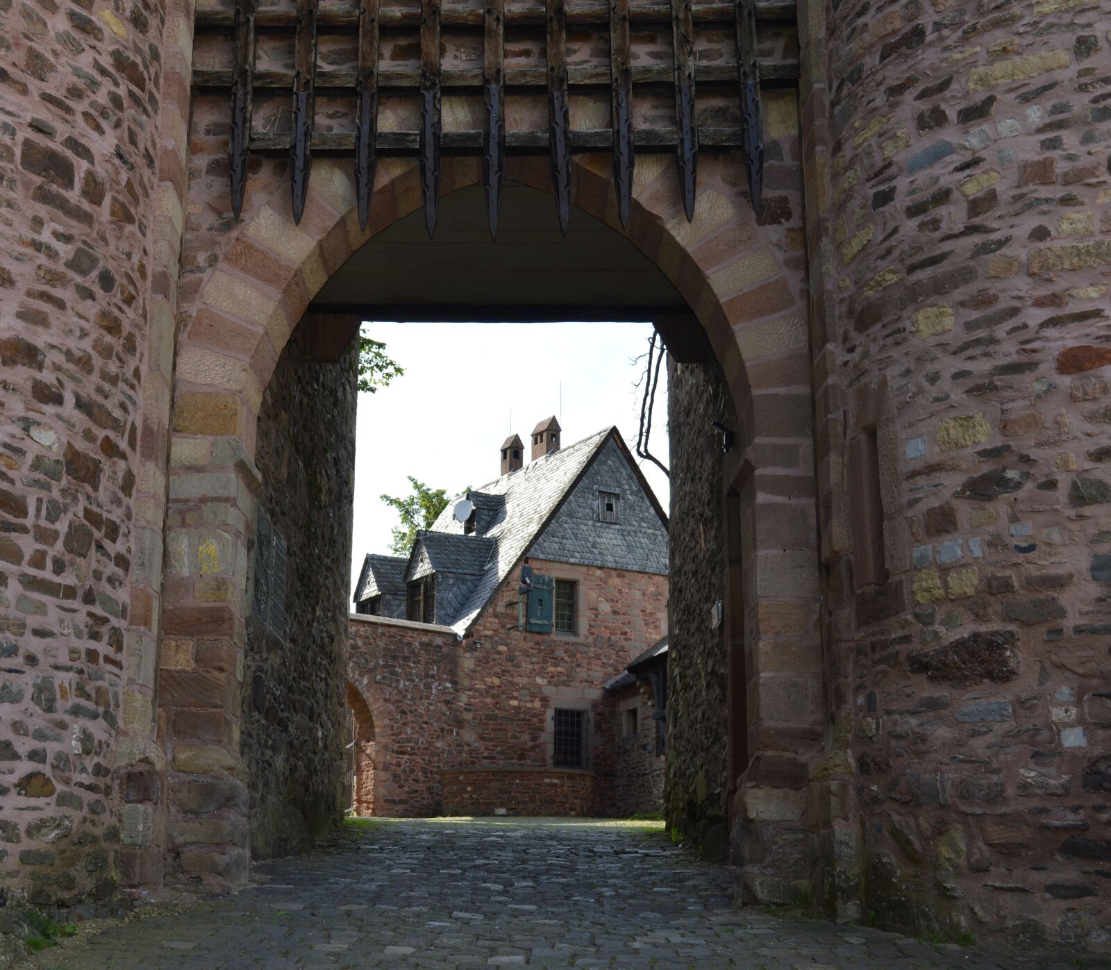 Nikon D3200 sample photo. Castle gate, archway, fortress photography