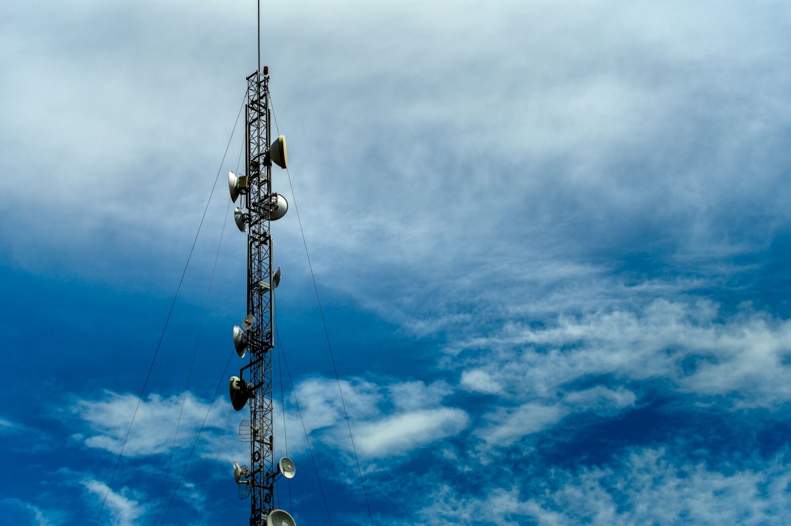 Nikon D500 sample photo. Antenna tower, telecommunication, microwave photography