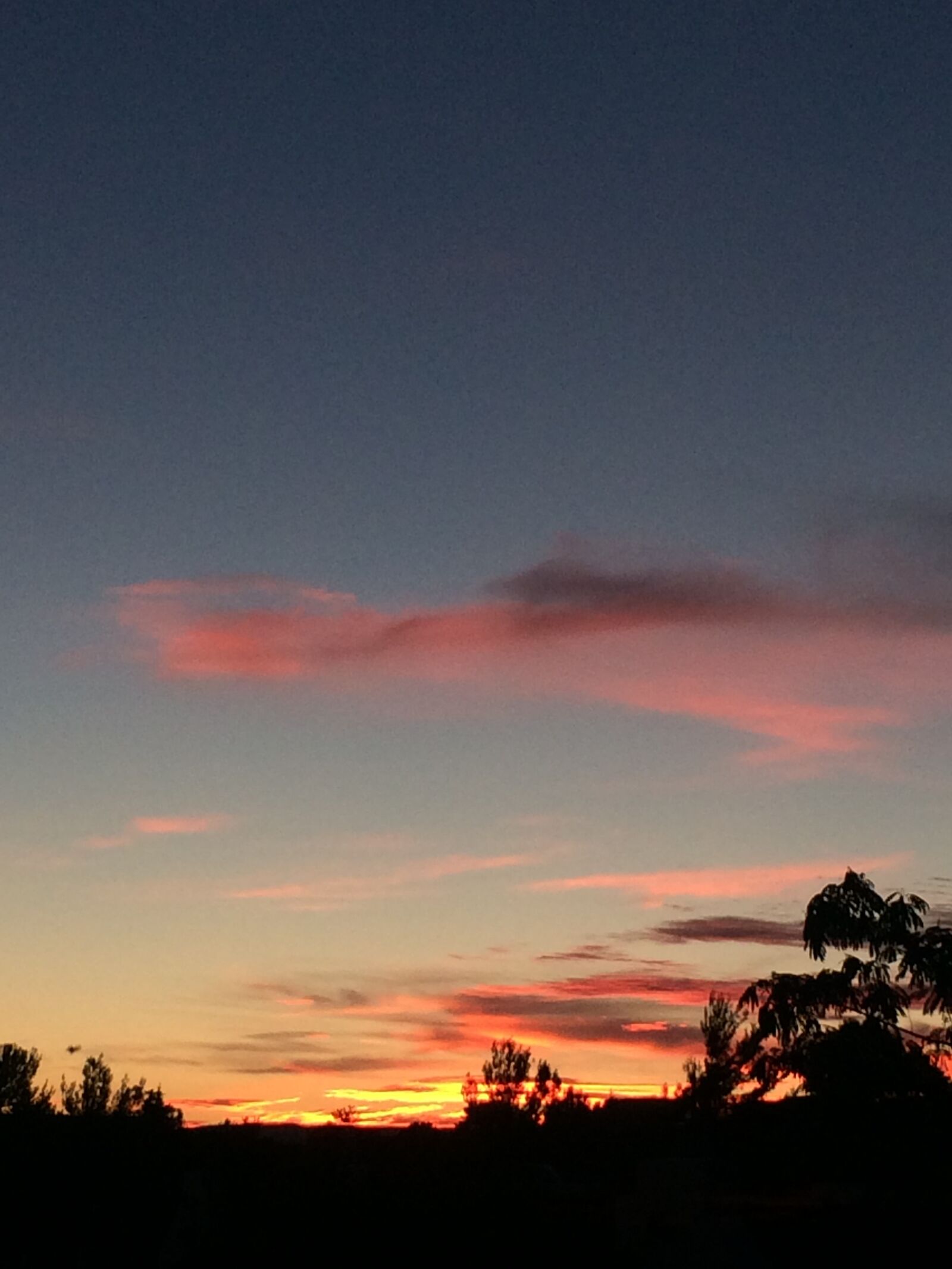iPhone 5s back camera 4.12mm f/2.2 sample photo. Sunset, clouds, evening 450 photography