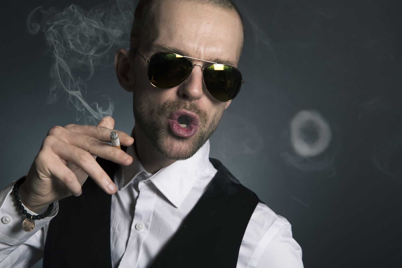 Canon EF 24-105mm F3.5-5.6 IS STM sample photo. Man, smoking, smoke photography