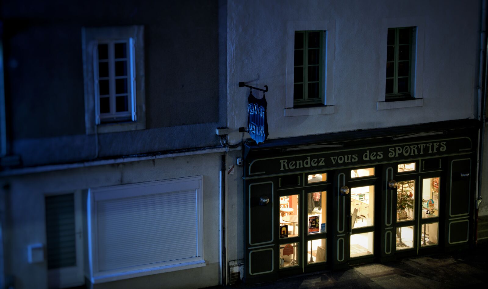 Nikon D3300 sample photo. Street, night, bar photography