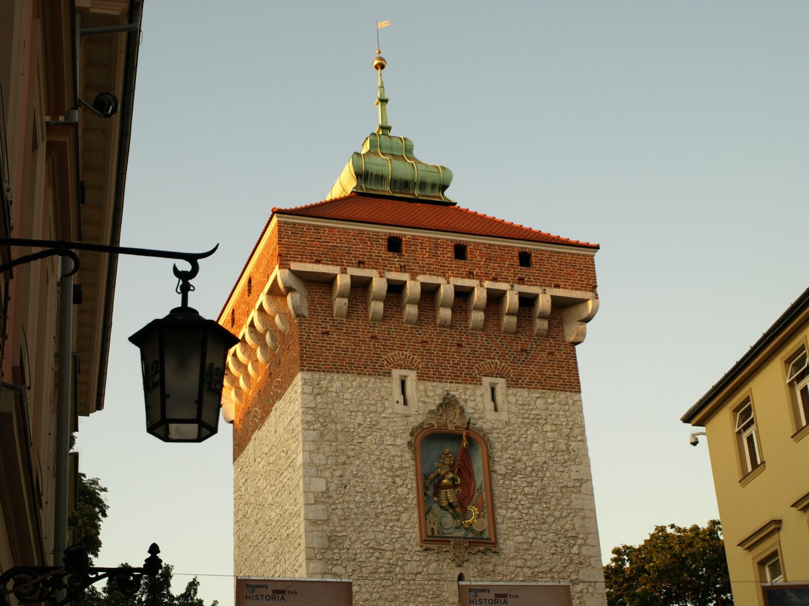 Olympus E-510 (EVOLT E-510) sample photo. Monument, the old town photography