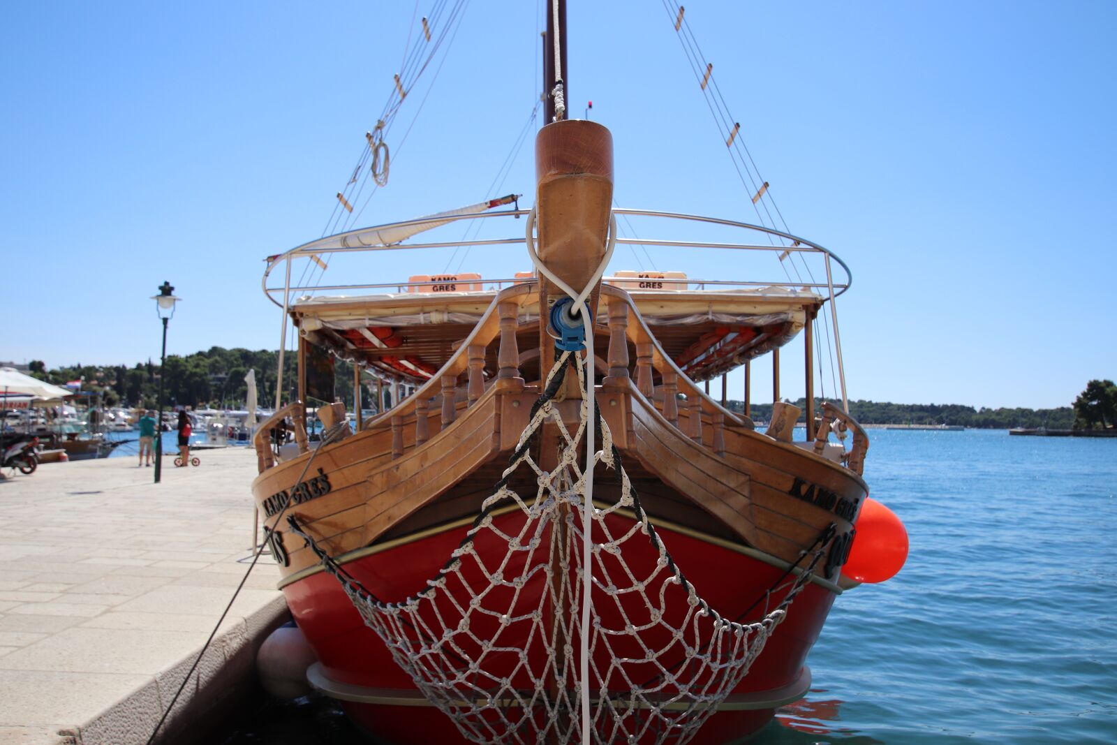 Canon EOS 200D (EOS Rebel SL2 / EOS Kiss X9) sample photo. Croatia, boat, pirate boat photography