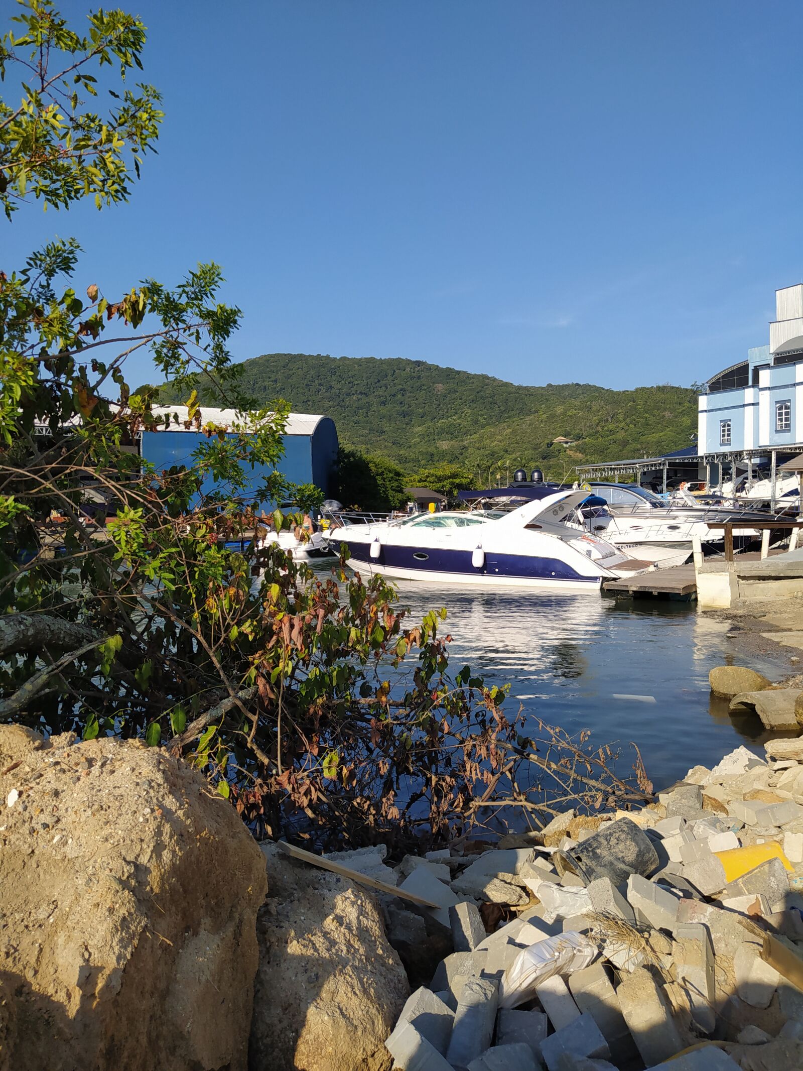 Xiaomi Redmi Note 8 sample photo. Marina, beach, boat photography