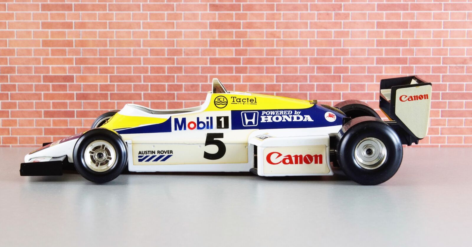 Sony DT 18-70mm F3.5-5.6 sample photo. Honda, formula 1, auto photography