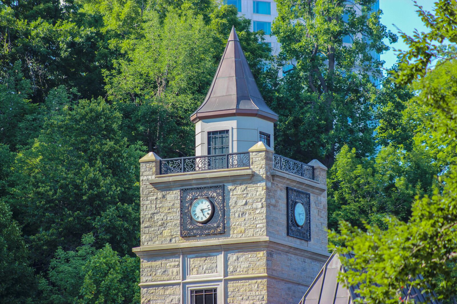 Canon EOS 600D (Rebel EOS T3i / EOS Kiss X5) sample photo. Clock, clock tower, architecture photography