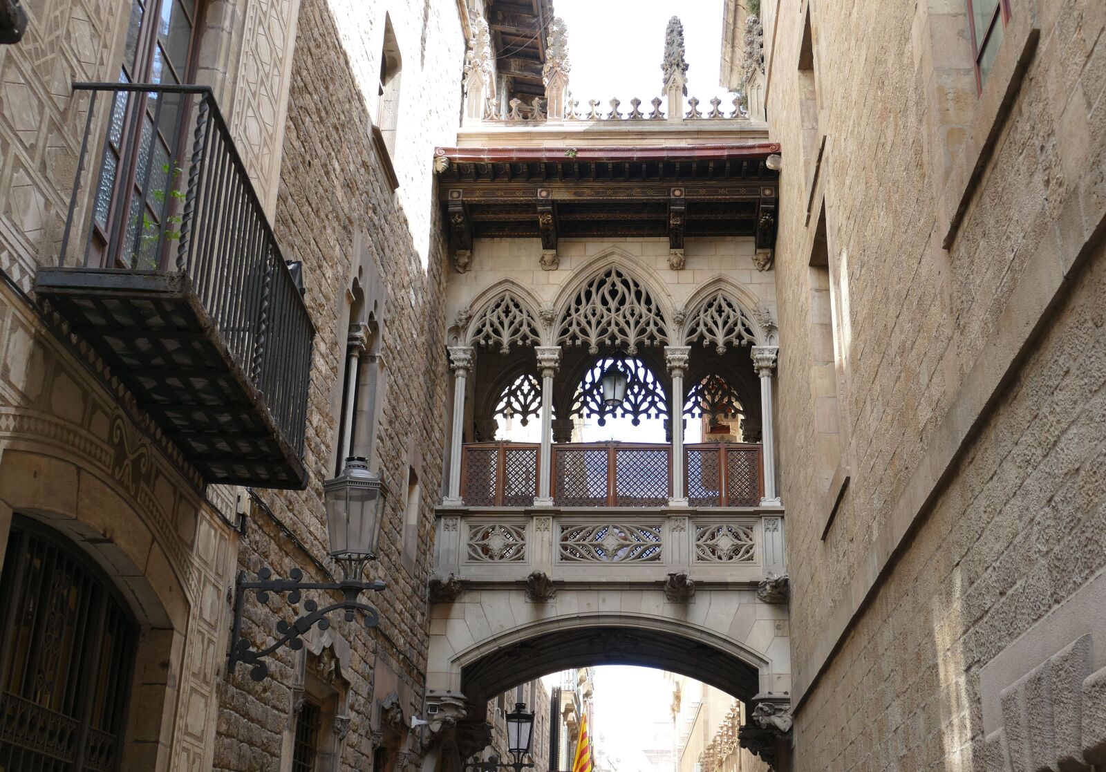 Panasonic Lumix DMC-FZ1000 sample photo. Barcelona, spain, architecture photography