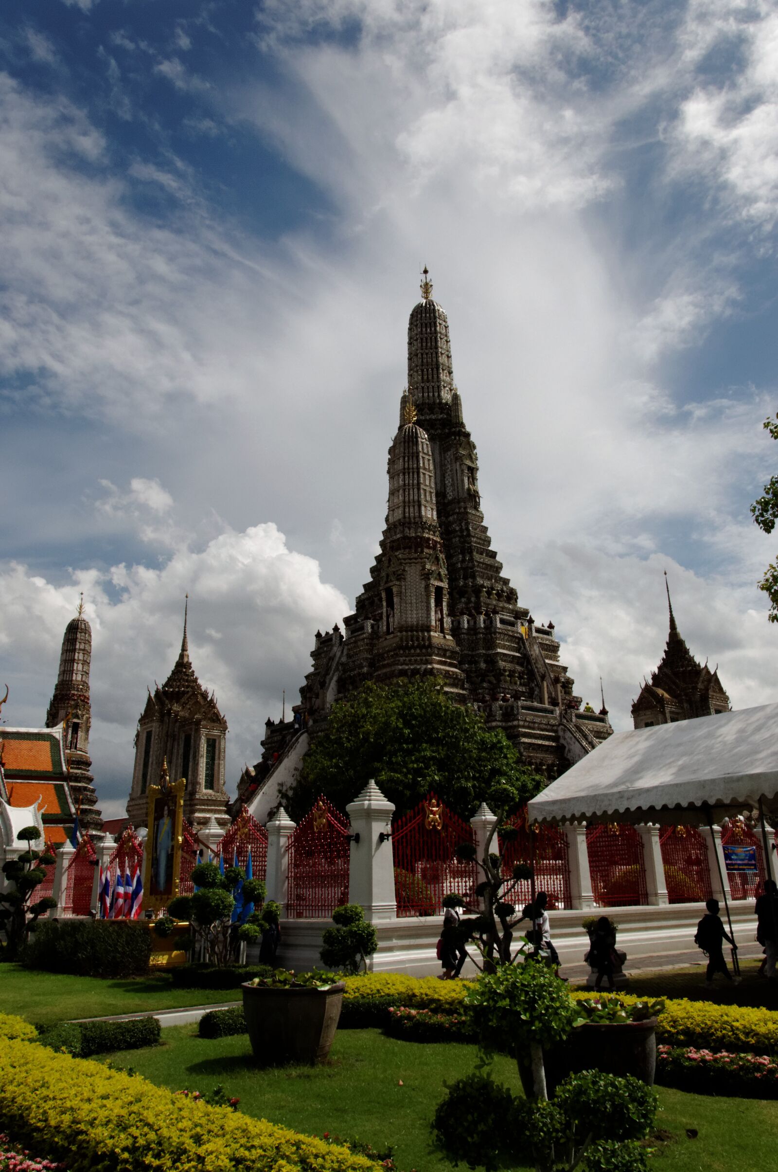 Nikon D90 sample photo. Bangkok, wat arun, temple photography