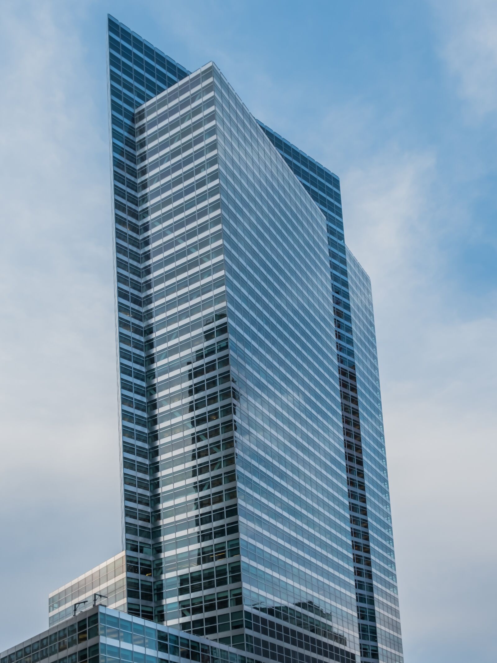 Fujifilm X-T2 sample photo. Manhattan, building, glass photography