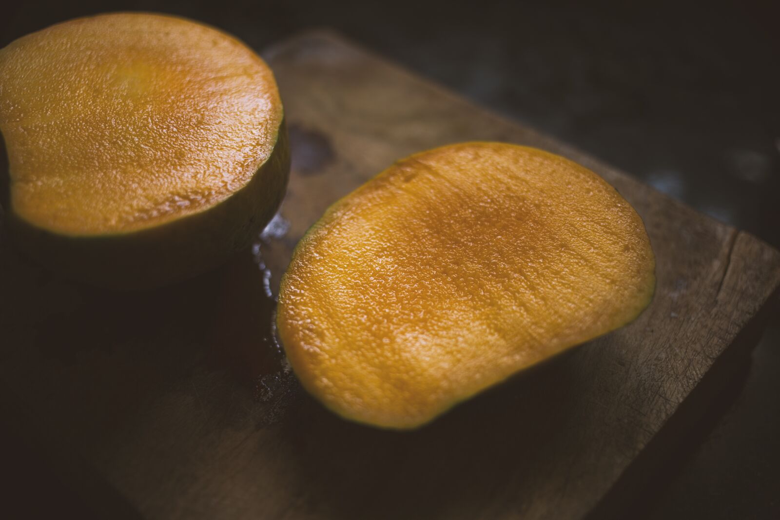 Canon EF 40mm F2.8 STM sample photo. Mango, cut, fruit photography