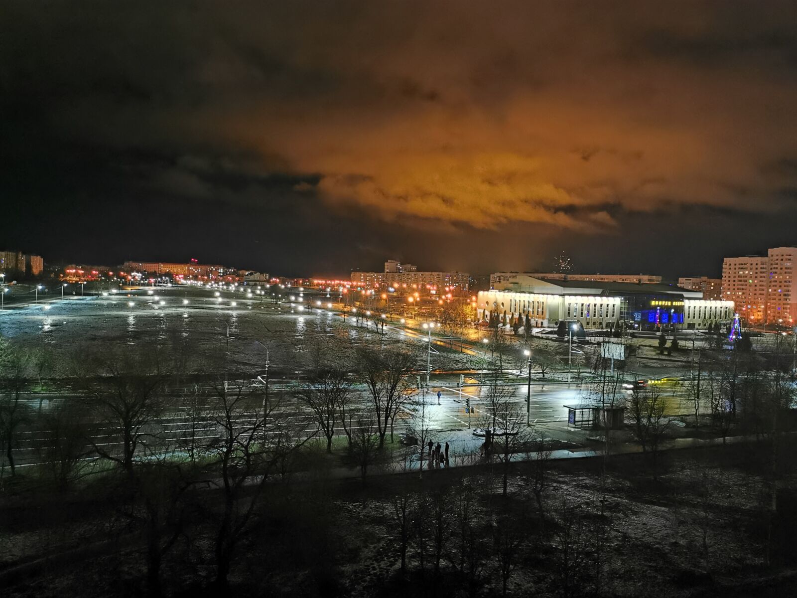HUAWEI P30 sample photo. City, glow, night photography