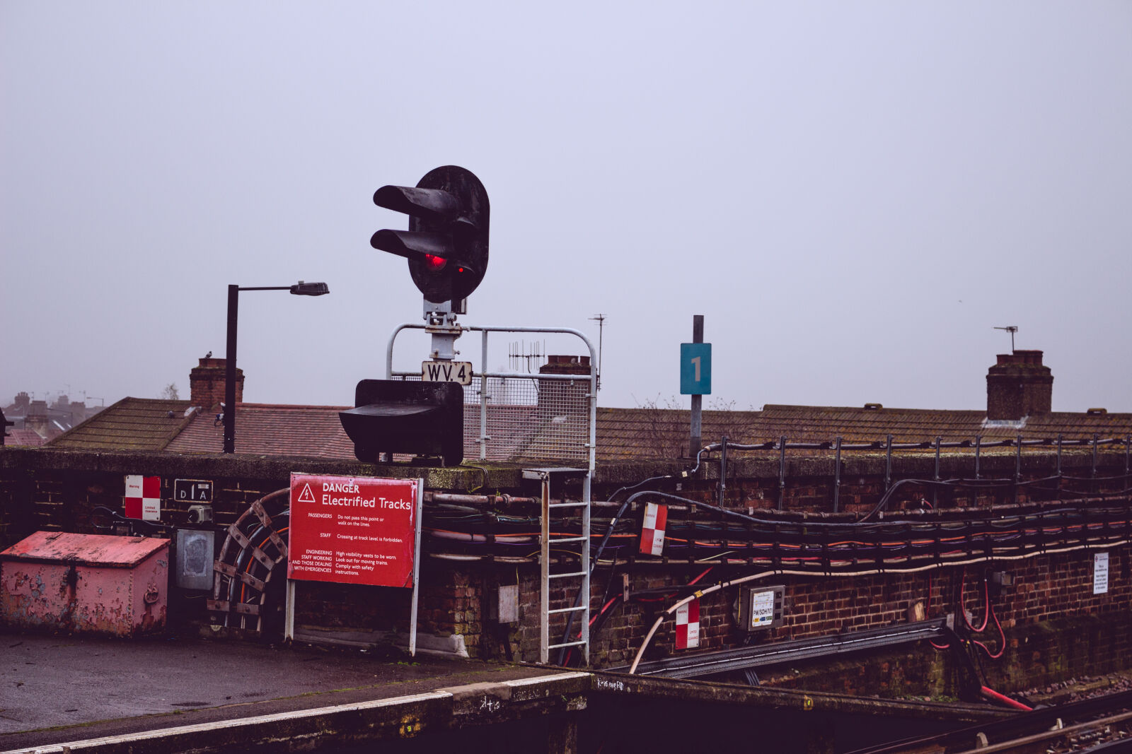 Canon EOS 700D (EOS Rebel T5i / EOS Kiss X7i) sample photo. Bricks, gloomy, public, transportation photography