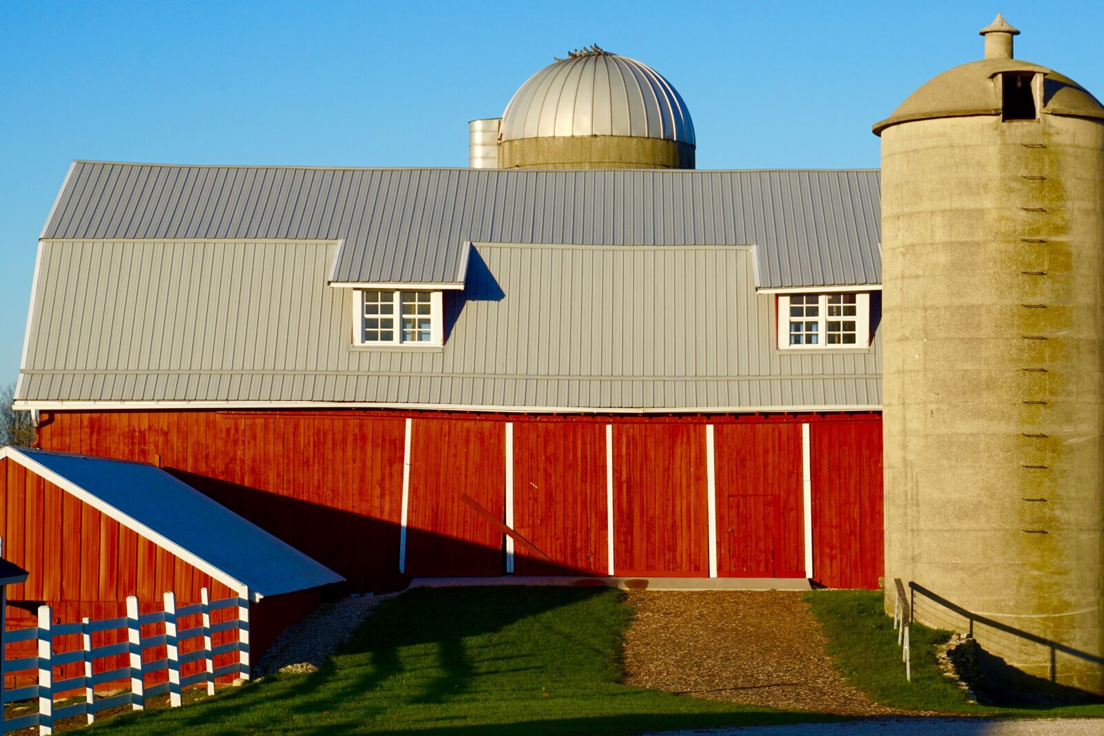 Sony a5100 sample photo. Farm, barn, rural photography