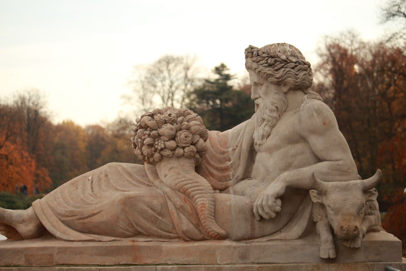 Canon EF-S 55-250mm F4-5.6 IS STM sample photo. Art, statue, sculpture photography