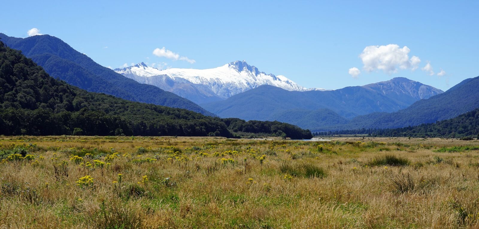 Sony a7 + Sony FE 24-240mm F3.5-6.3 OSS sample photo. Mountains, southern alps, new photography