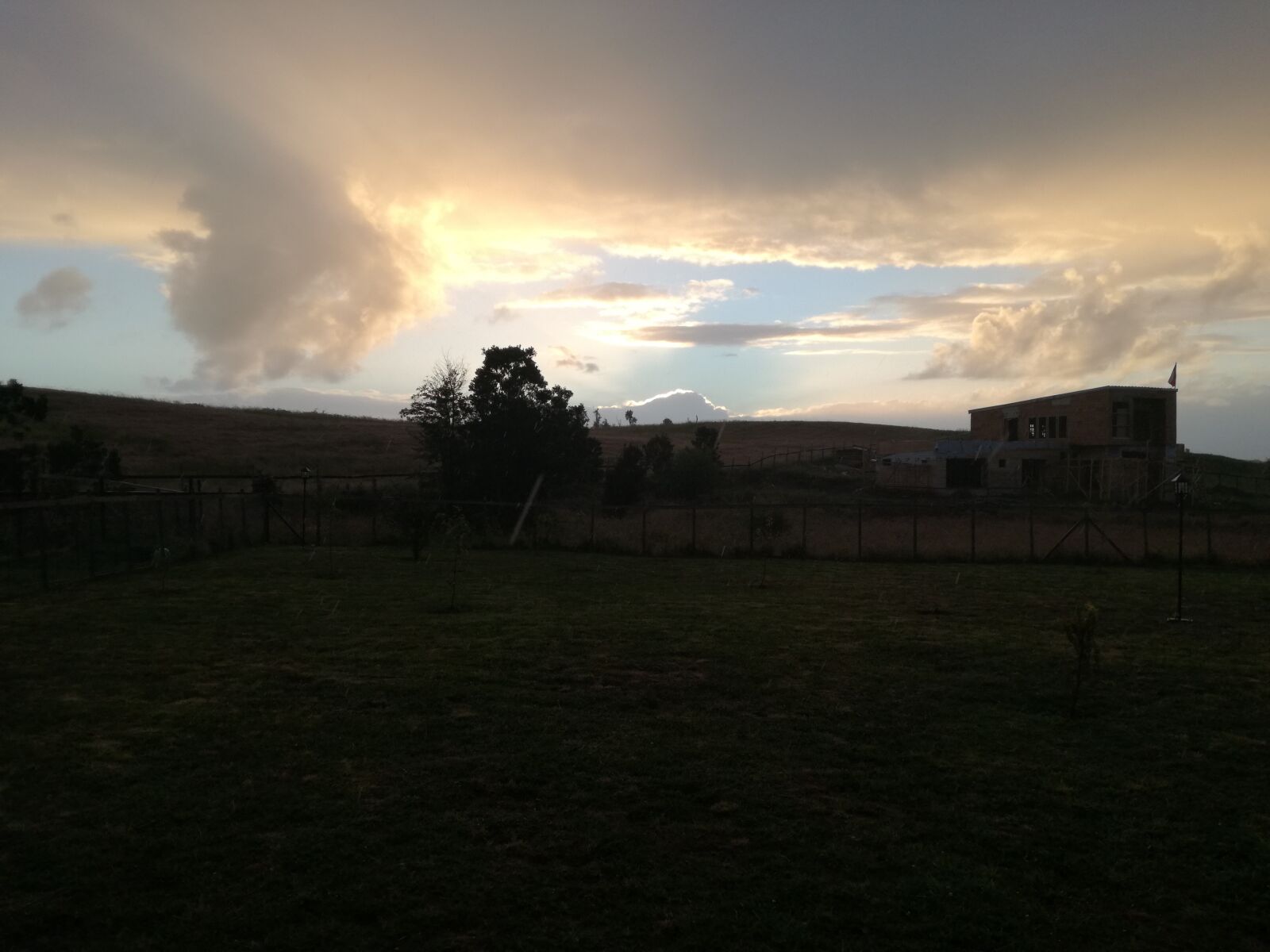 HUAWEI P9 LITE sample photo. Sunset, field, landscape photography