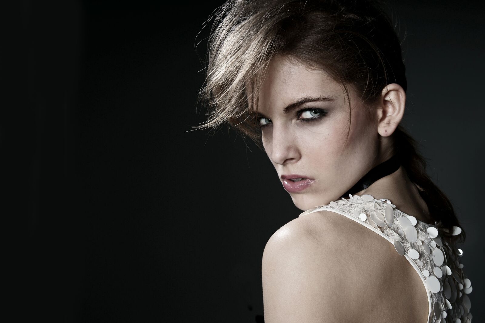 Sony Alpha DSLR-A850 sample photo. Woman, portrait, fashion photography