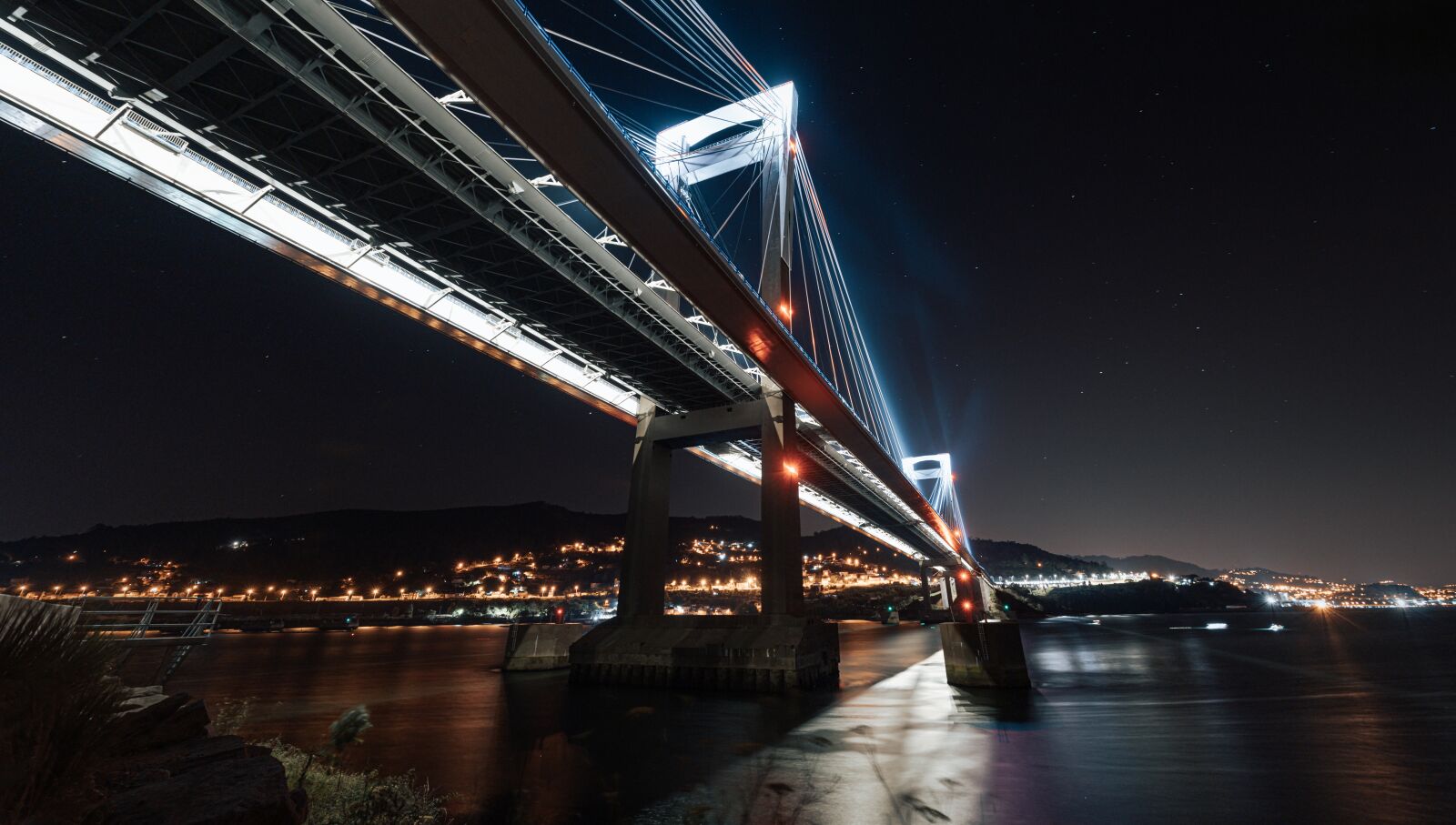 Canon EOS 6D + Canon EF 17-40mm F4L USM sample photo. Night, city, bridge photography