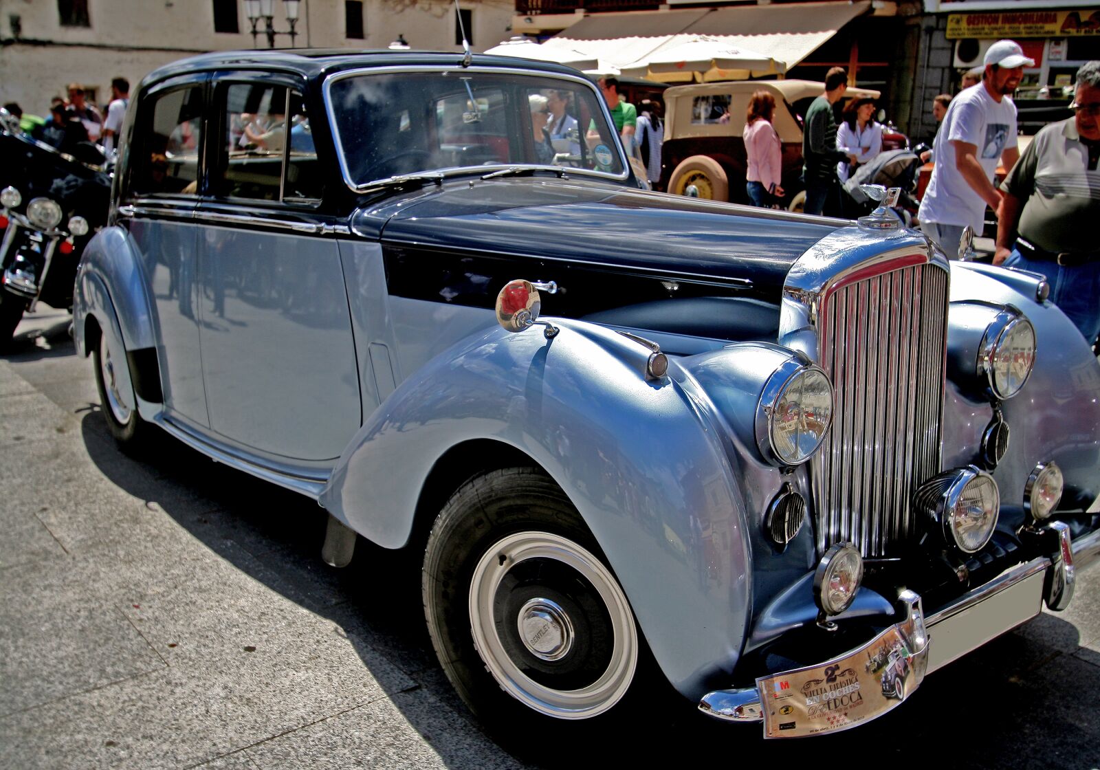 Canon EOS 350D (EOS Digital Rebel XT / EOS Kiss Digital N) sample photo. Spain, blue bentley, car photography