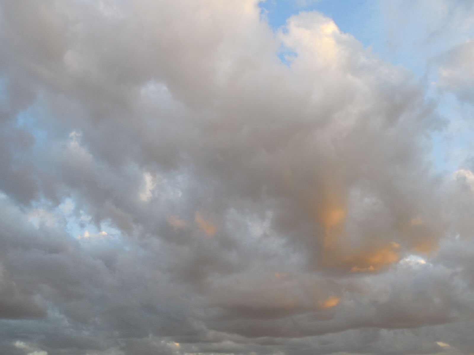 Nikon Coolpix L610 sample photo. Clouds, pretty sky, nature photography