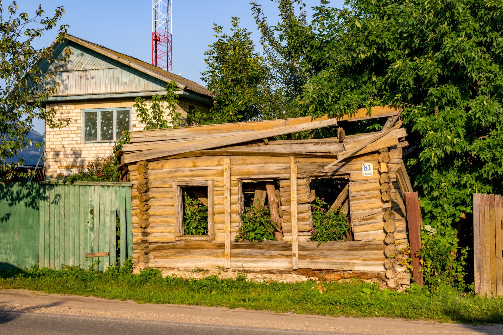 Canon EOS 100D (EOS Rebel SL1 / EOS Kiss X7) sample photo. House, old, russia photography