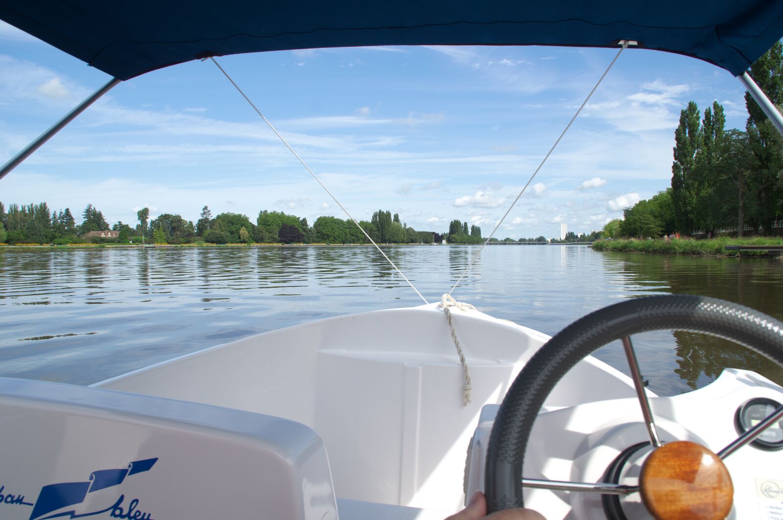 Pentax K-3 sample photo. Boat, steering wheel, captain photography