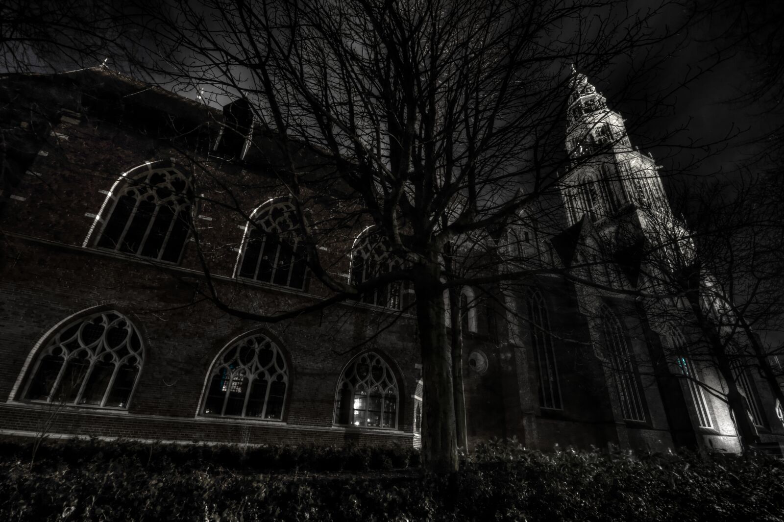 Sony SLT-A58 sample photo. Black, and, white, chapel photography