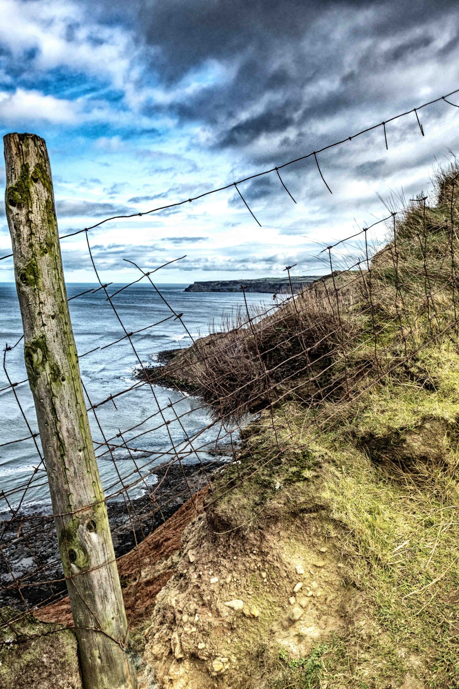 Fujifilm XF 18-55mm F2.8-4 R LM OIS sample photo. Cliff, sea, landscape photography