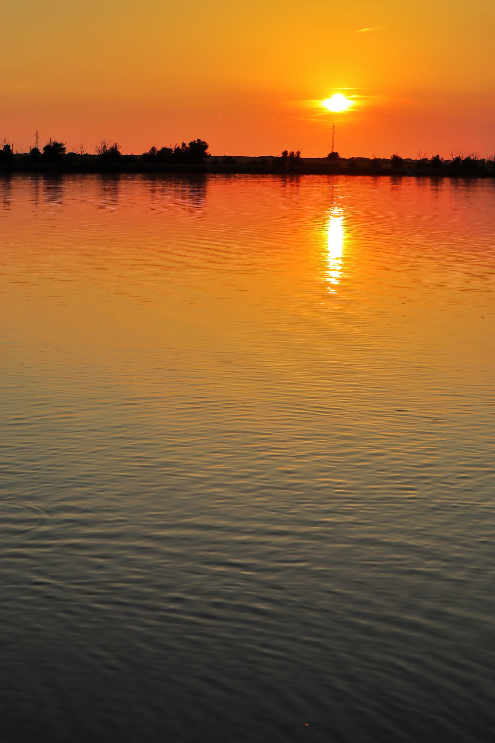 Canon EF-M 15-45mm F3.5-6.3 IS STM sample photo. Lake, sunset, sky photography