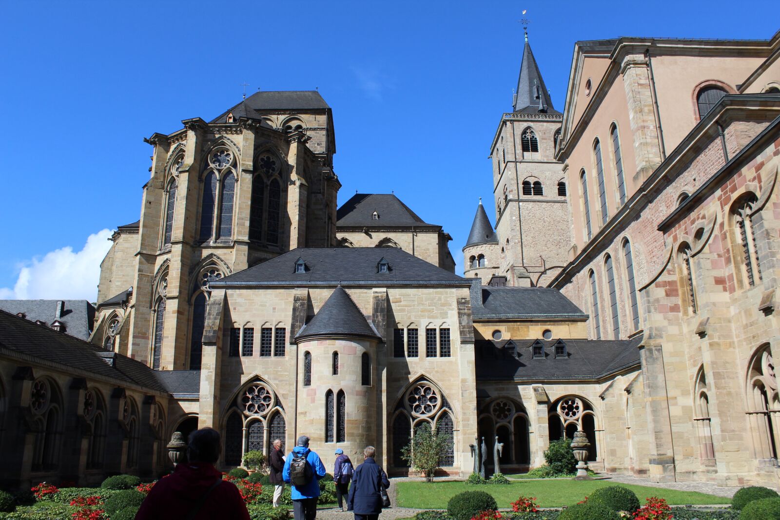Canon EOS 600D (Rebel EOS T3i / EOS Kiss X5) sample photo. Trier, dom, domgarten photography