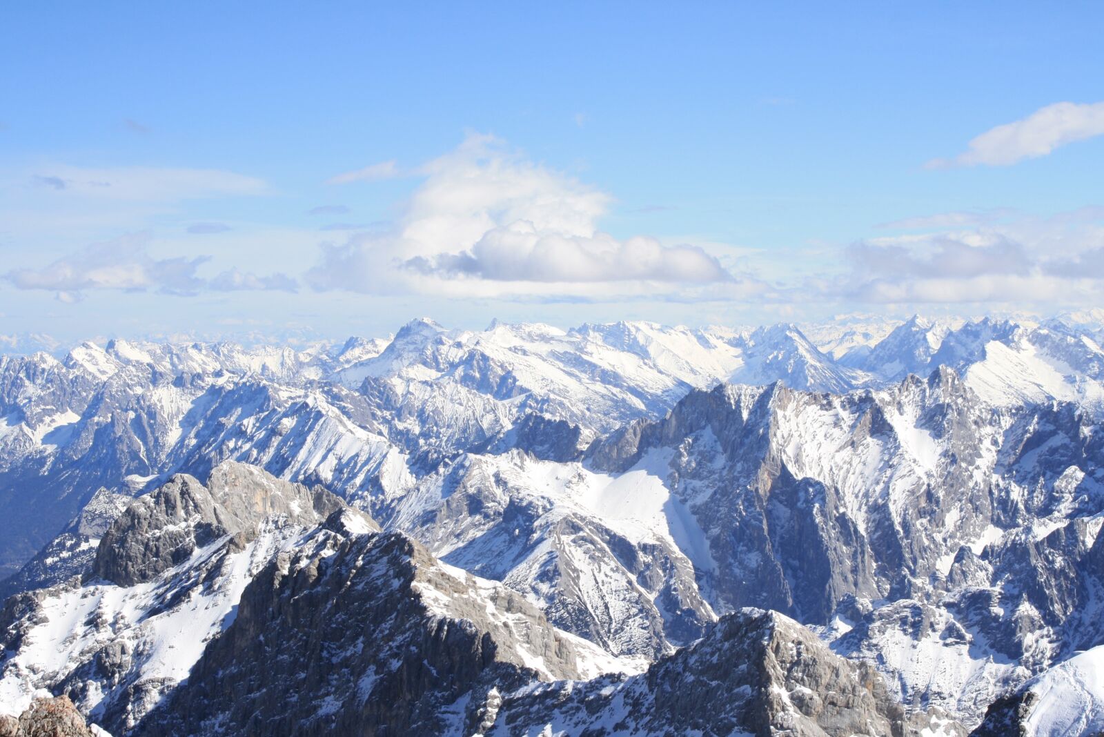 Canon EOS 1000D (EOS Digital Rebel XS / EOS Kiss F) sample photo. Zugspitze, vacations, view photography
