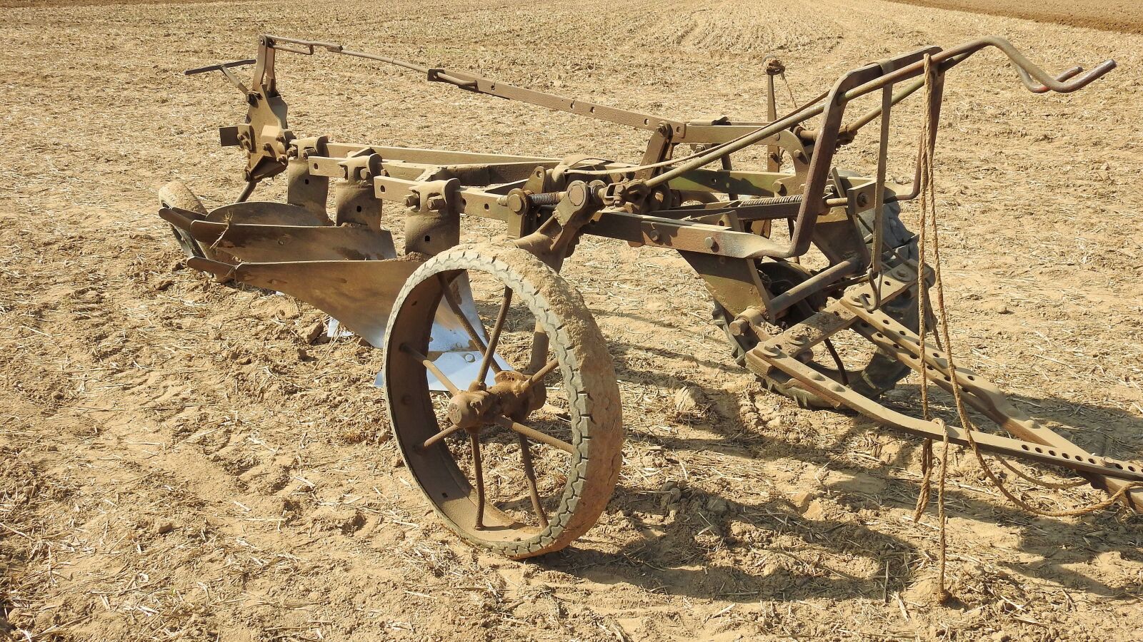 Nikon Coolpix P900 sample photo. Plough, agriculture, plow photography