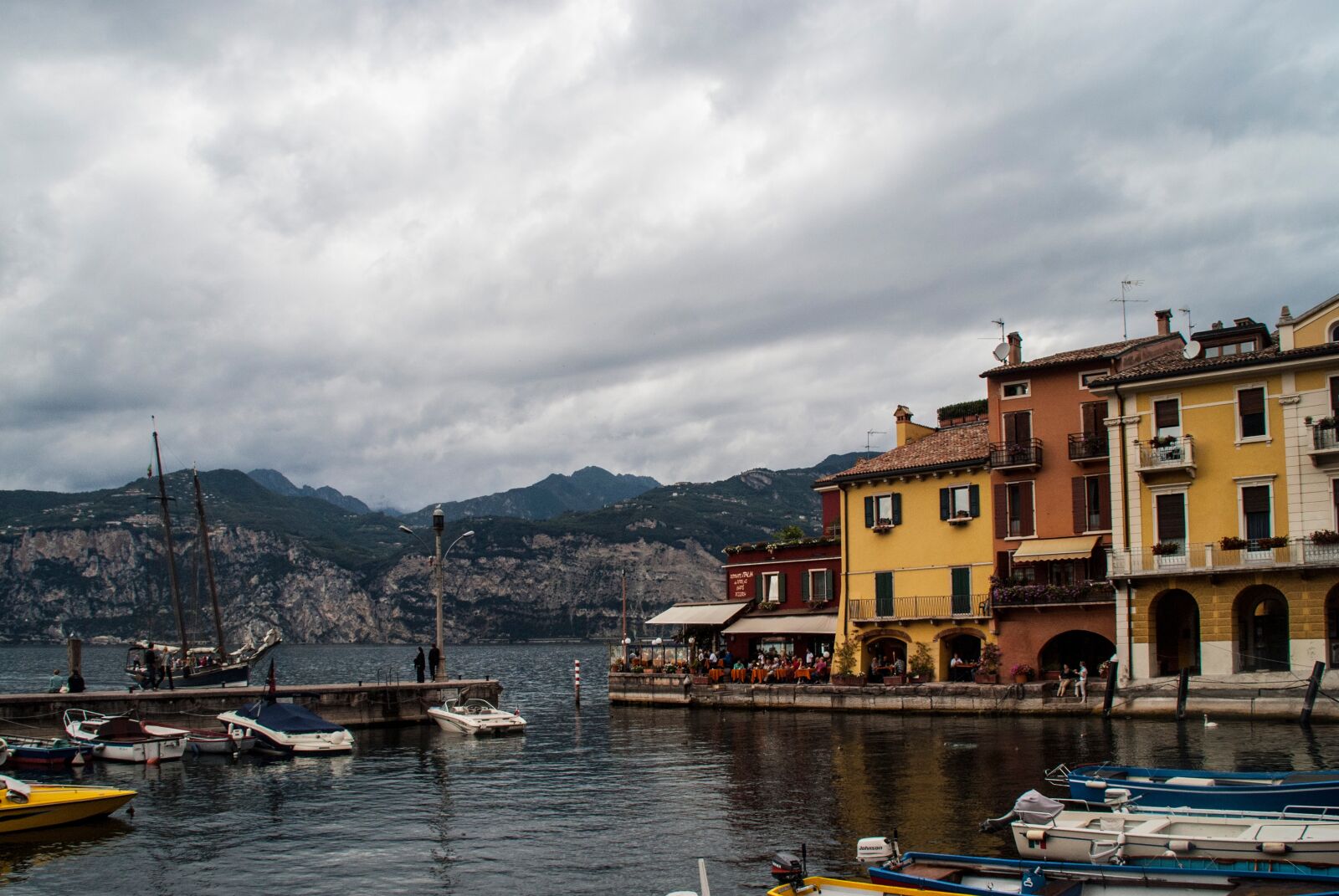 Sony Alpha DSLR-A300 sample photo. Europe, italy, garda photography