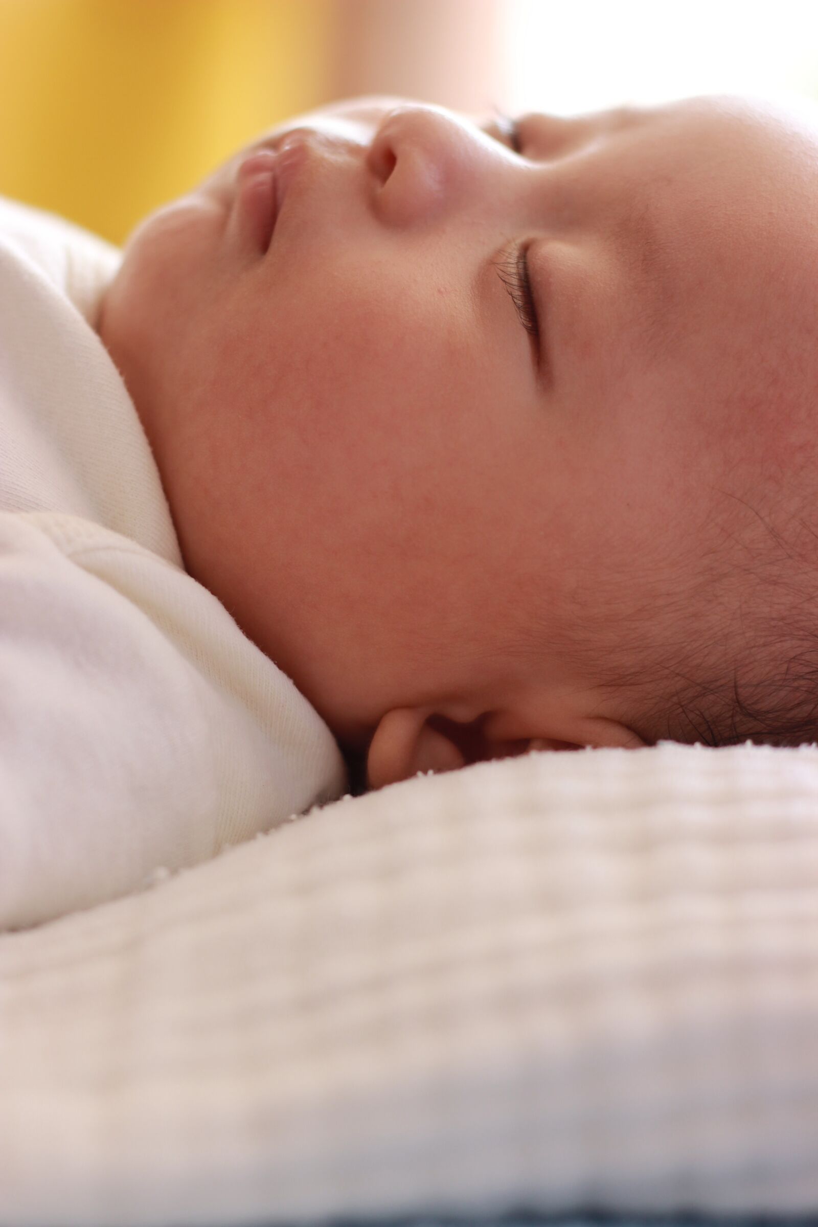 Canon EOS 600D (Rebel EOS T3i / EOS Kiss X5) + Canon EF 50mm F1.8 II sample photo. Newborn, sleeping, child photography