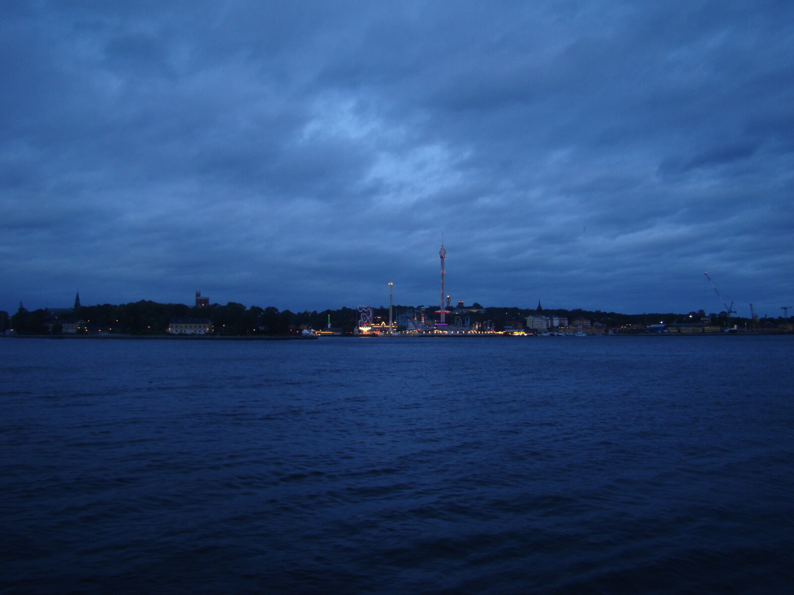Sony Cyber-shot DSC-H50 sample photo. City, nature photography