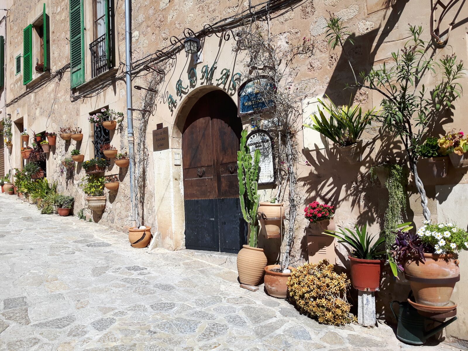 Samsung Galaxy S5 Neo sample photo. Mallorca, valldemossa, house entrance photography