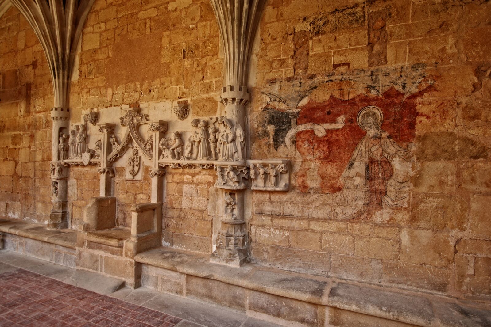 Canon EOS 400D (EOS Digital Rebel XTi / EOS Kiss Digital X) sample photo. Abbey of cadouin, dordogne photography