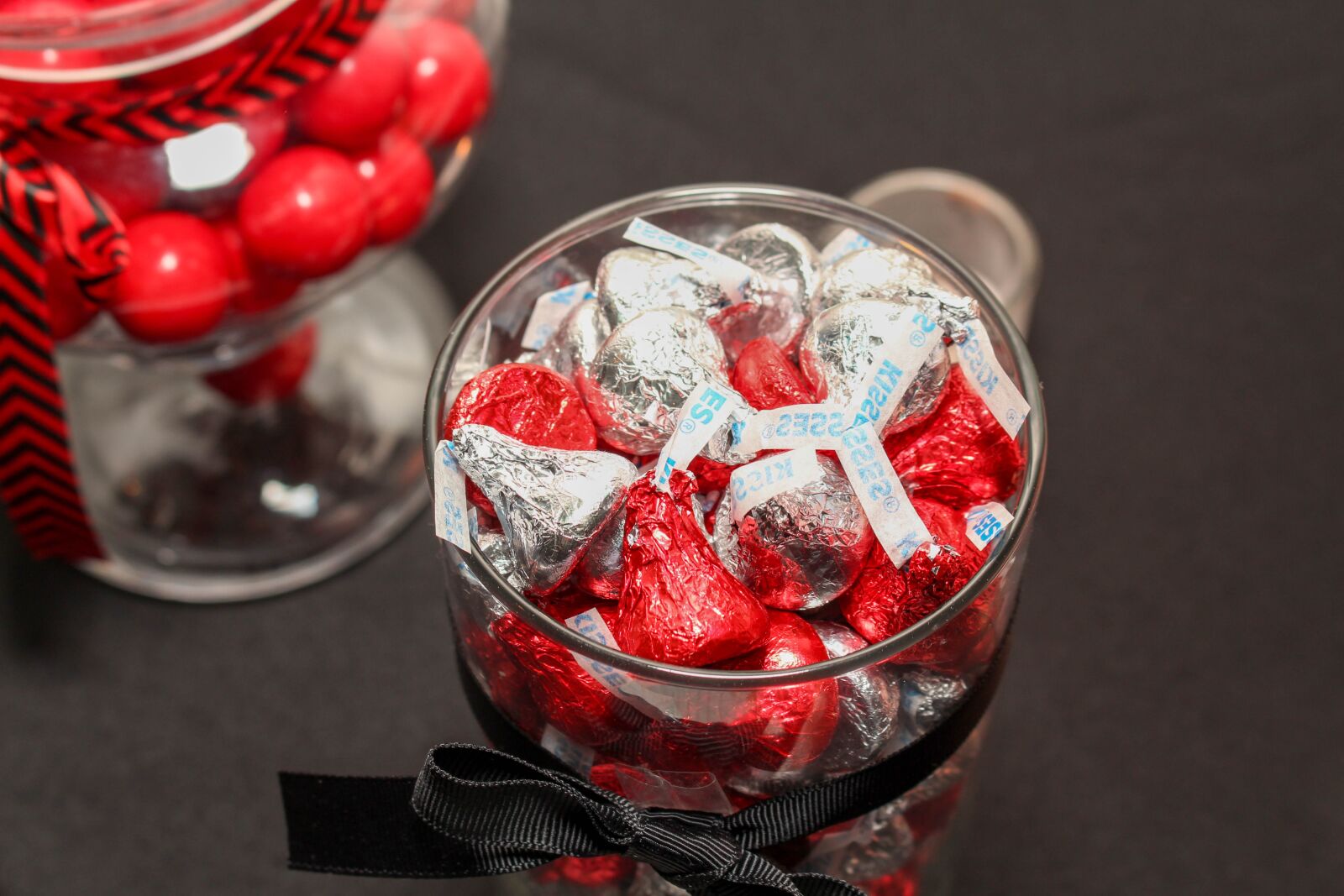 Canon EOS 700D (EOS Rebel T5i / EOS Kiss X7i) sample photo. Candy, chocolate, glass photography