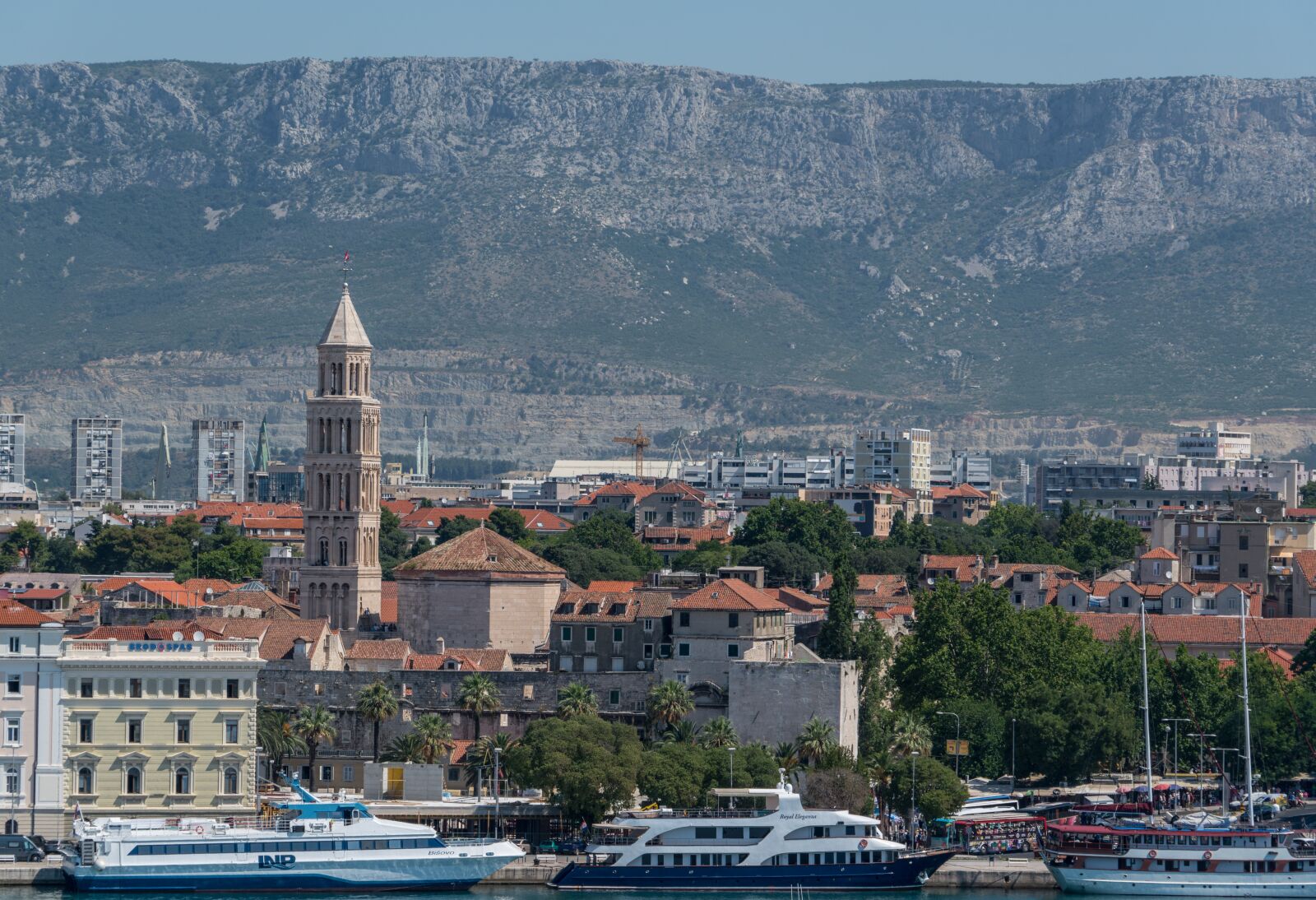 Sony a7R II + Sony FE 24-240mm F3.5-6.3 OSS sample photo. Split, croatia, architecture photography