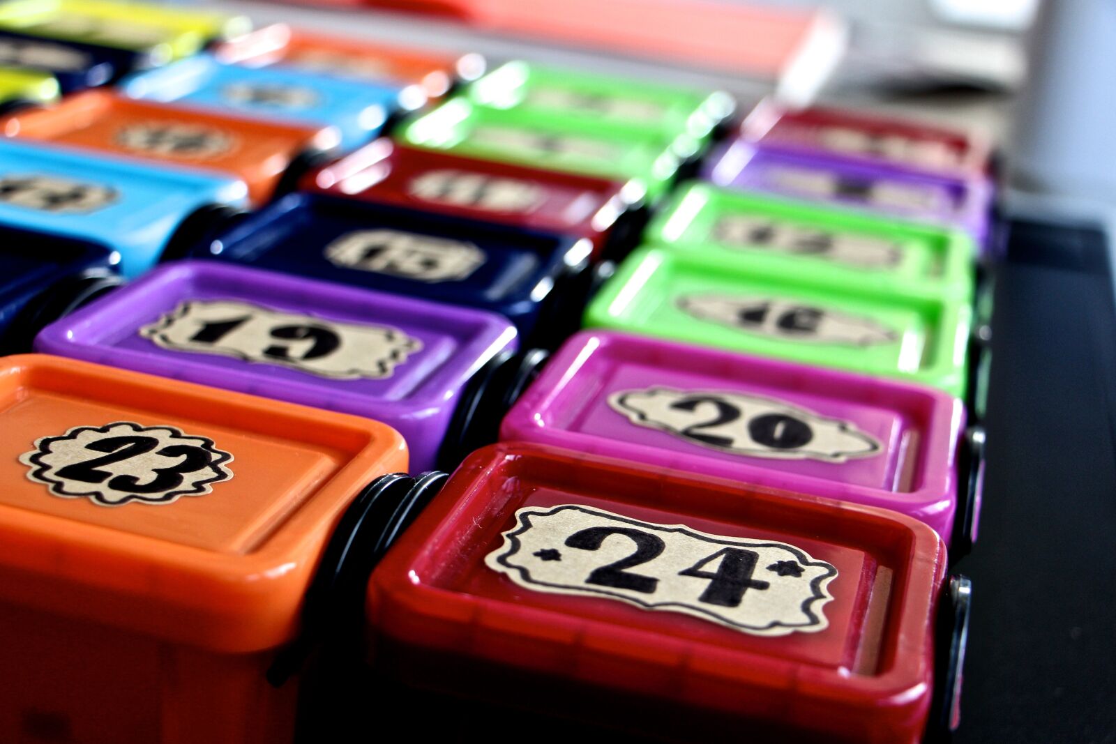 Canon EOS 700D (EOS Rebel T5i / EOS Kiss X7i) sample photo. Advent calendar, pay, advent photography