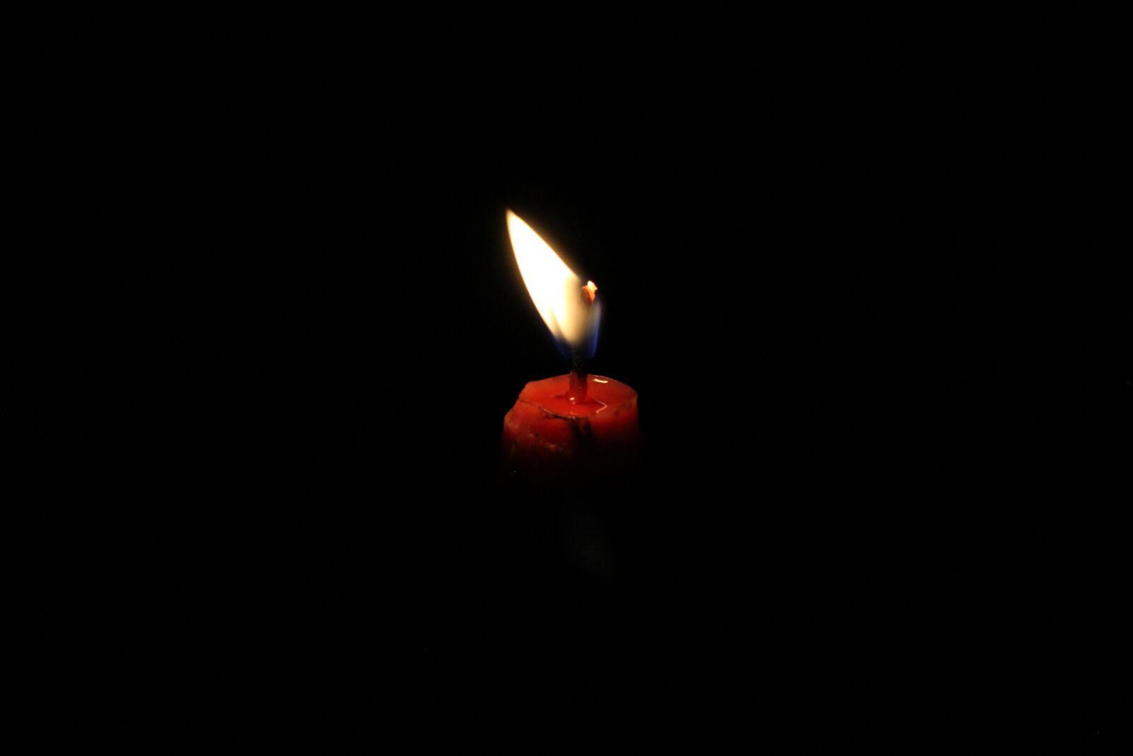 Canon EOS 60D sample photo. Candles burning, candle flames photography