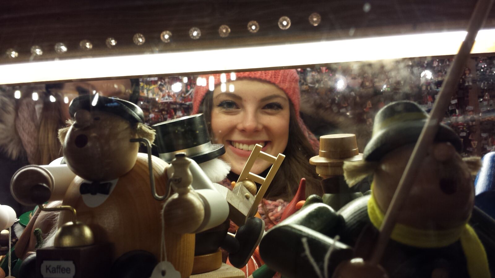 Samsung Galaxy S4 sample photo. Christmas, christmas market, christmas photography