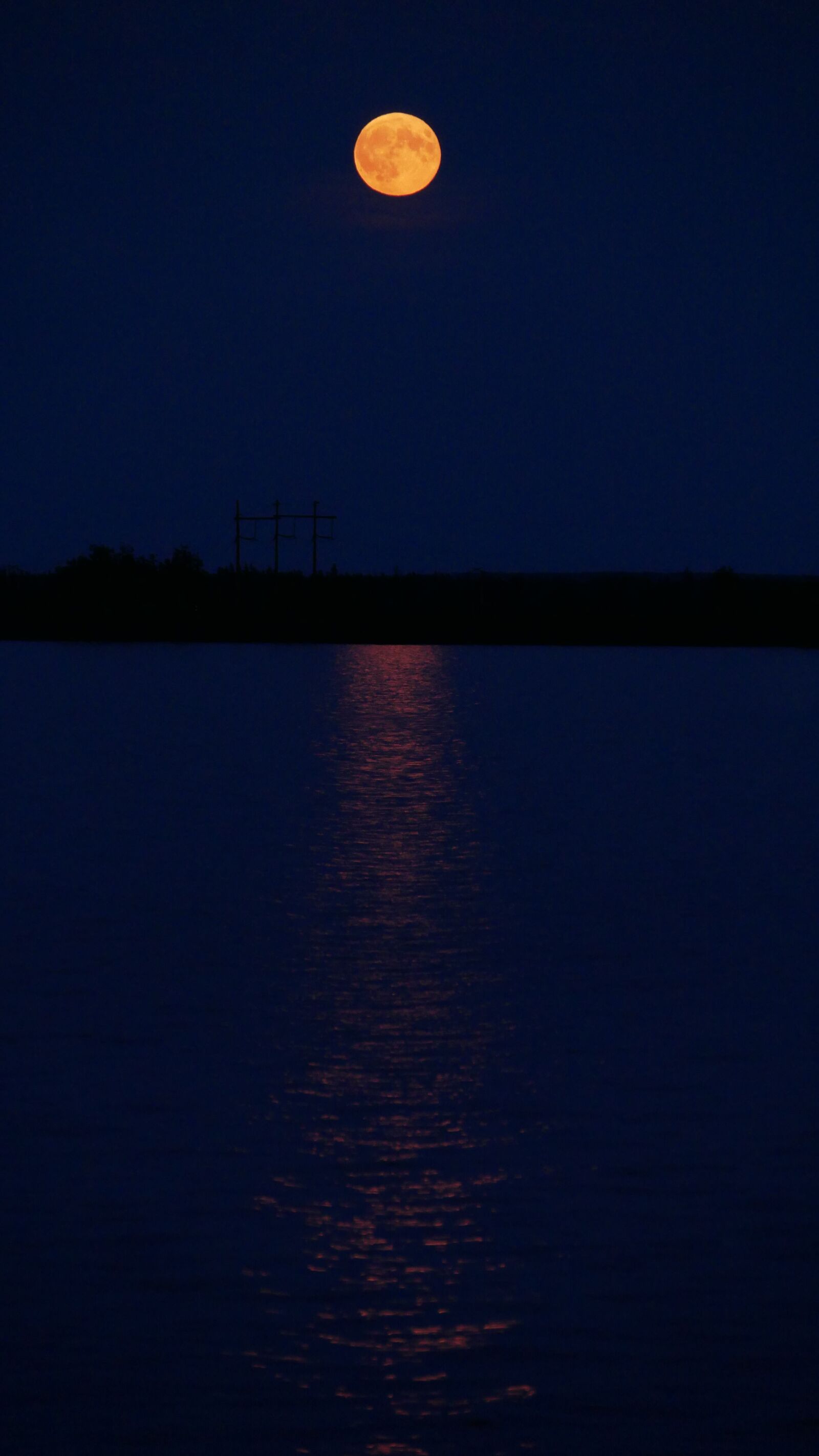 Panasonic Lumix DMC-G85 (Lumix DMC-G80) sample photo. Moon, lake, moonlight photography