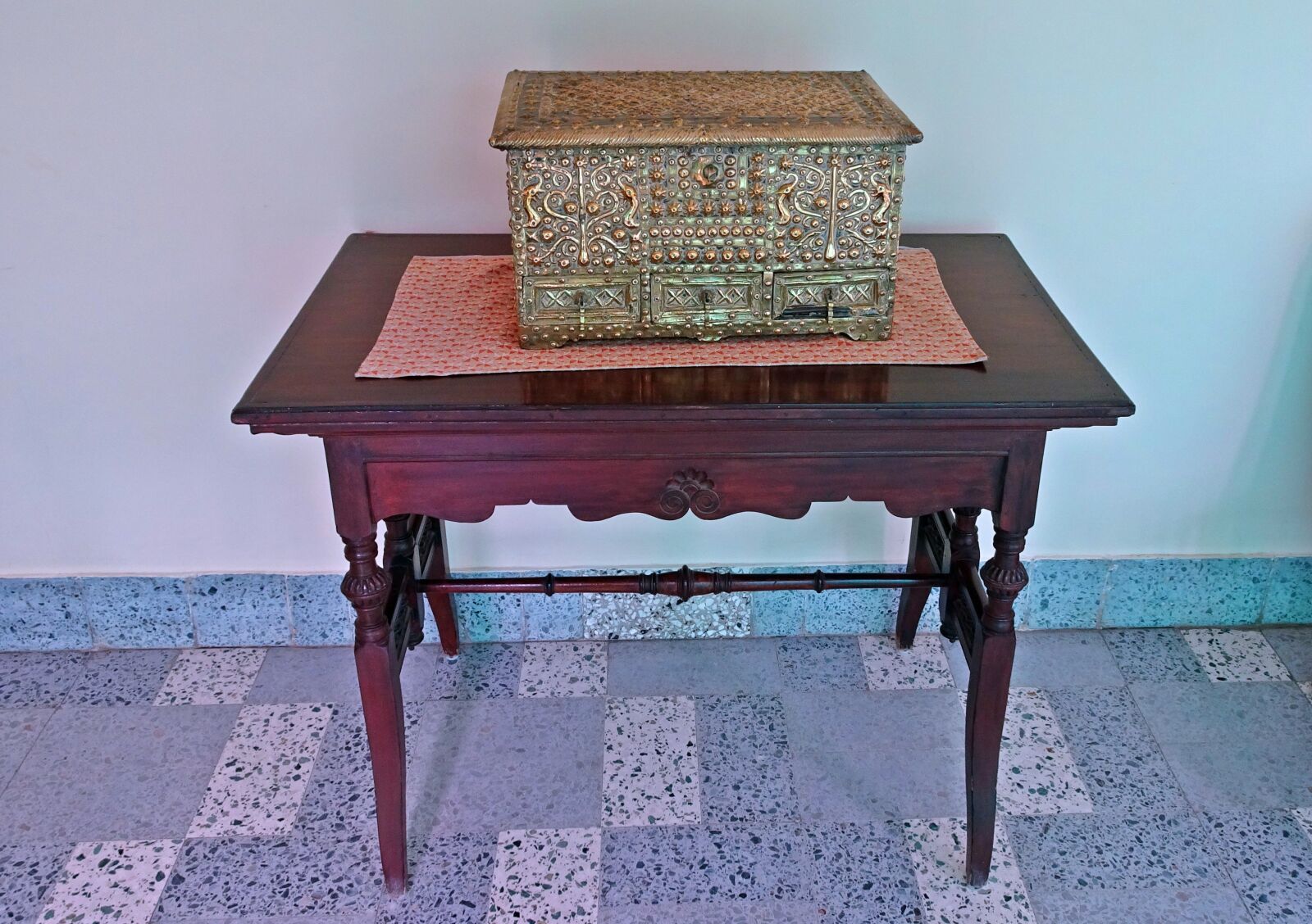 Sony Cyber-shot DSC-HX90V sample photo. Jewel box, jewellery box photography