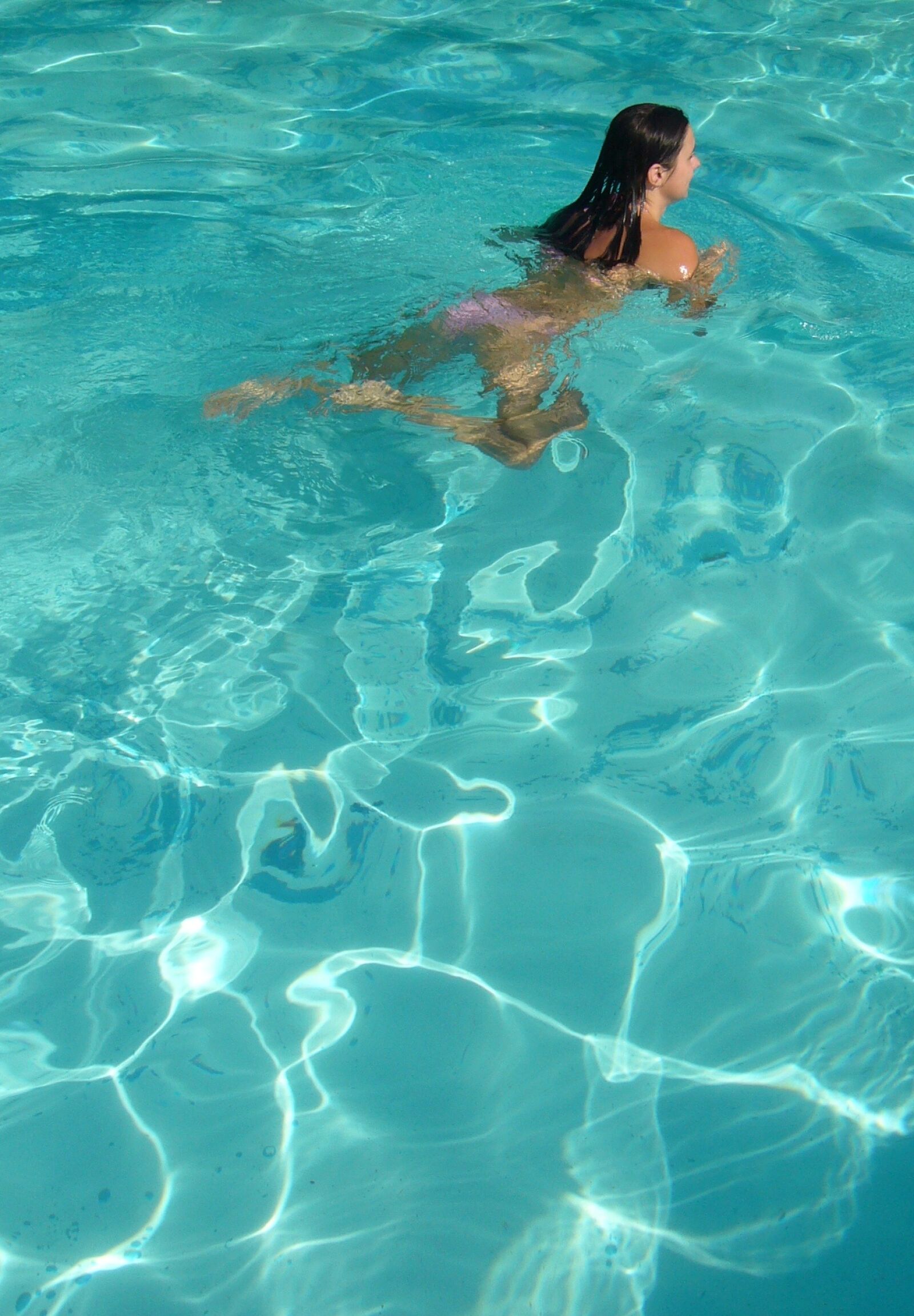 Panasonic DMC-LS3 sample photo. Summer, swimming pool, water photography