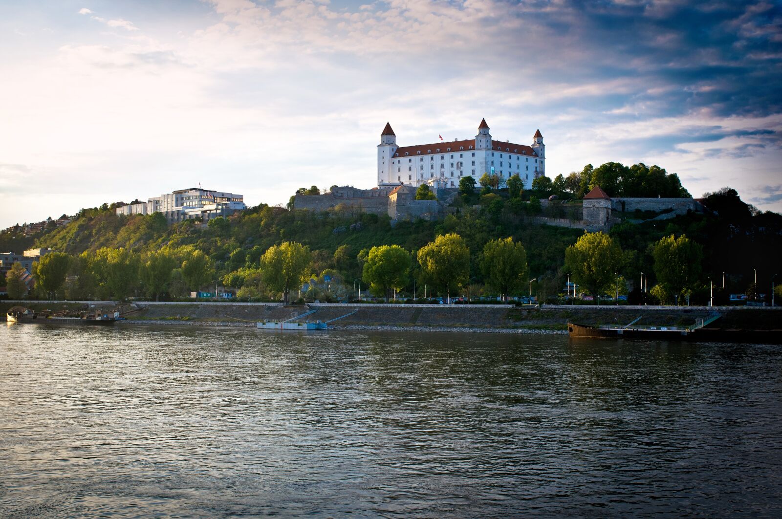 Nikon D5300 sample photo. Bratislava, castle, danube photography